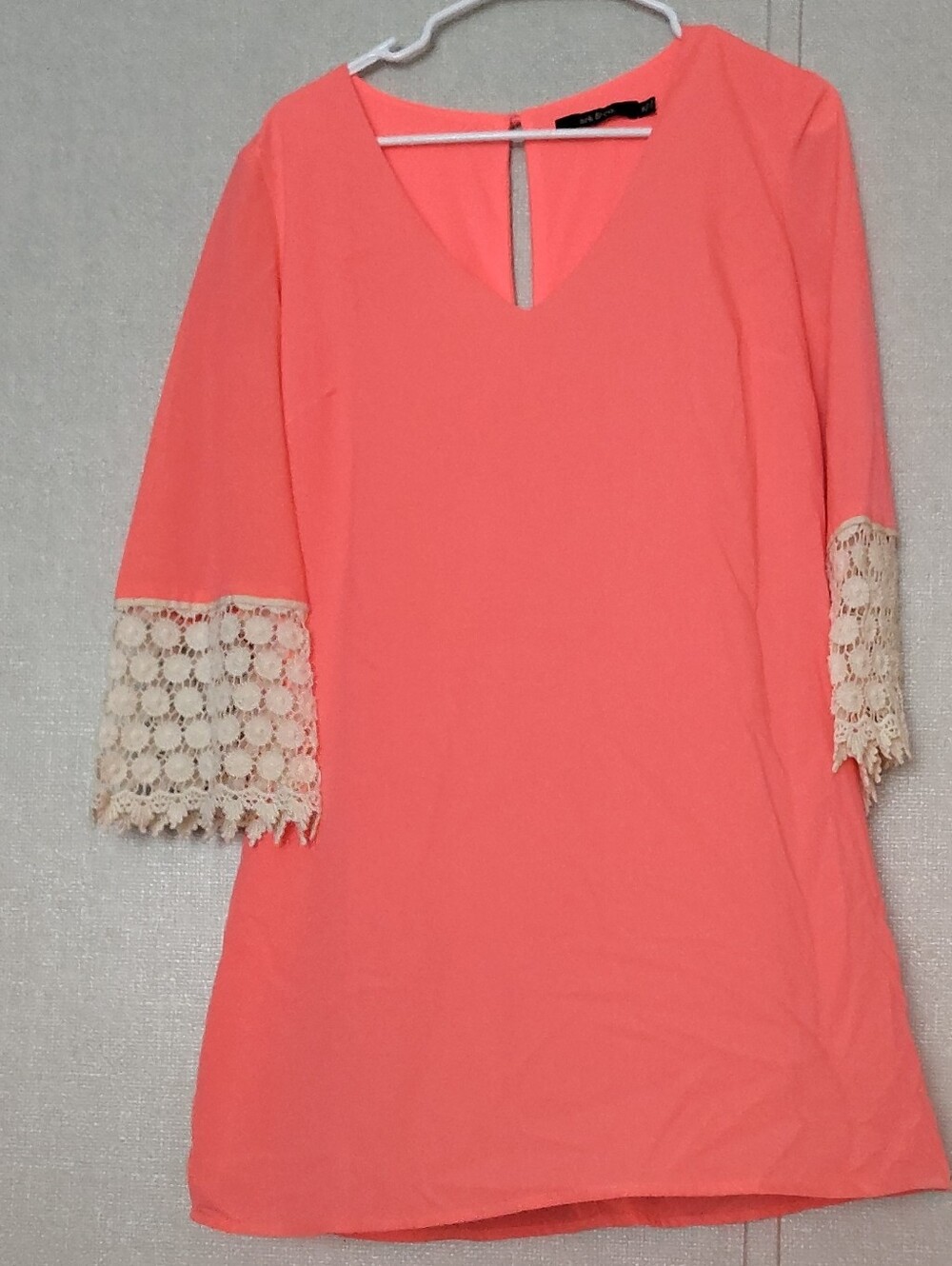 Ark & Co Coral Tunic with Cream Lace Sleeve Trim
